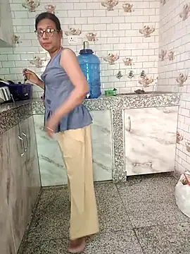 Snapshot of Saroj-Shah chatting on 03-20-25, 11:49 Saroj-Shah online show from 03-20-25, 11:49