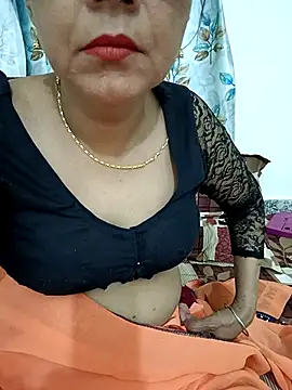 Snapshot of Saroj-Shah chatting on 03-22-25, 10:15 Saroj-Shah online show from 03-22-25, 10:15