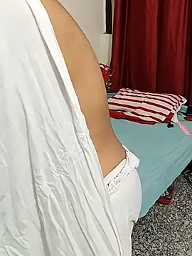 Snapshot of Saroj-Shah chatting on 09-11-25, 03:50 Saroj-Shah online show from 09-11-25, 03:50