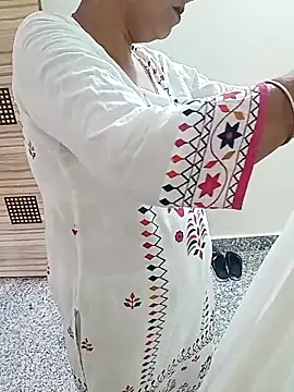 Snapshot of Saroj-Shah chatting on 09-17-25, 05:31 Saroj-Shah online show from 09-17-25, 05:31