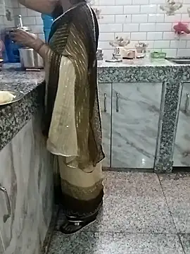 Snapshot of Saroj-Shah chatting on 10-04-25, 05:22 Saroj-Shah online show from 10-04-25, 05:22