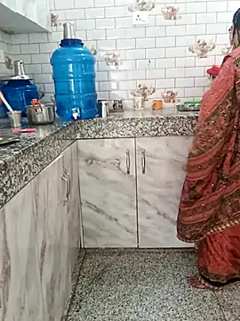 Snapshot of Saroj-Shah chatting on 10-05-25, 05:28 Saroj-Shah online show from 10-05-25, 05:28