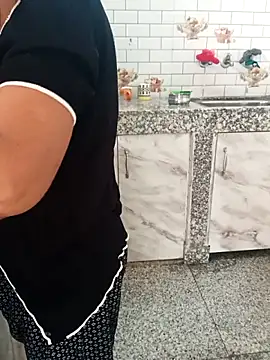 Snapshot of Saroj-Shah chatting on 10-18-25, 05:21 Saroj-Shah online show from 10-18-25, 05:21