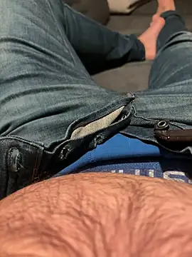 Snapshot of mrniceguy198 chatting on 12-20-25, 09:00 mrniceguy198 online show from 12-20-25, 09:00