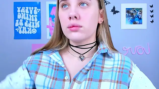 Snapshot of MiaMilas chatting on 12-19-24, 04:23 MiaMilas online show from 12-19-24, 04:23