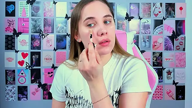 Snapshot of MiaMilas chatting on 03-20-25, 05:02 MiaMilas online show from 03-20-25, 05:02