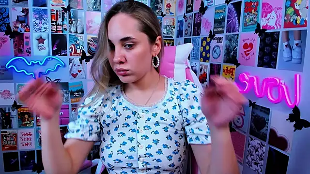 Snapshot of MiaMilas chatting on 09-08-25, 05:23 MiaMilas online show from 09-08-25, 05:23