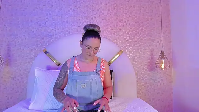 sophie 1 online show from 01-26-25, 10:02