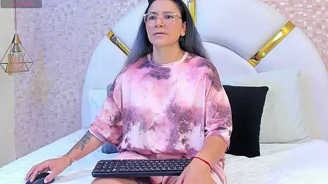 sophie 1 online show from 02-19-25, 03:06