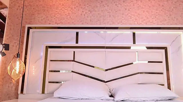 sophie 1 online show from 10-22-25, 03:07