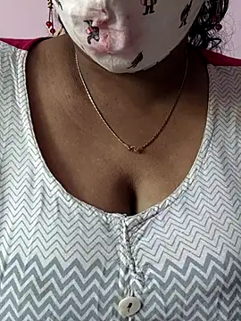 mallu-sumi online show from 11-19-25, 08:03