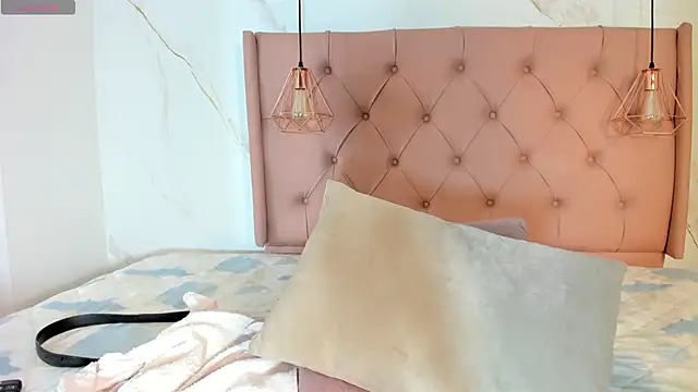 kristakinnky online show from 12-20-24, 05:40