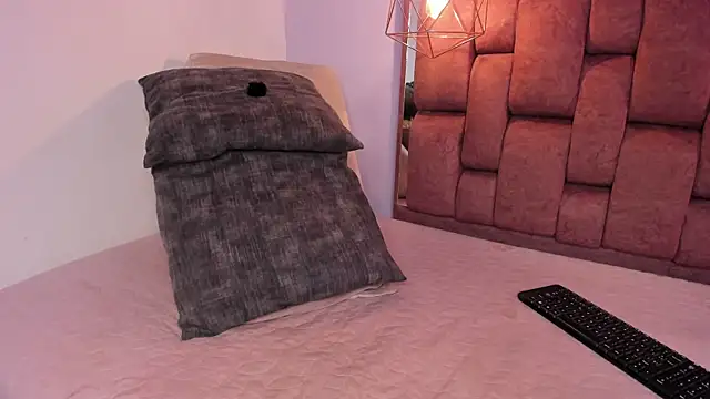 kristakinnky online show from 04-24-26, 11:56