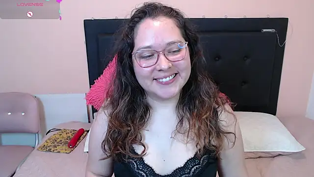 Snapshot of May_Carlier chatting on 02-05-25, 05:52 May Carlier online show from 02-05-25, 05:52