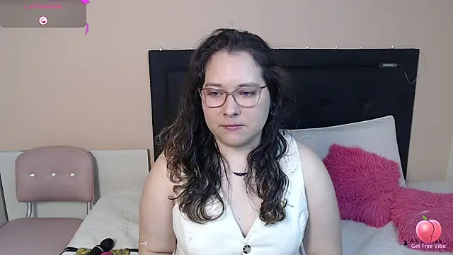 Snapshot of May_Carlier chatting on 03-16-25, 04:09 May Carlier online show from 03-16-25, 04:09