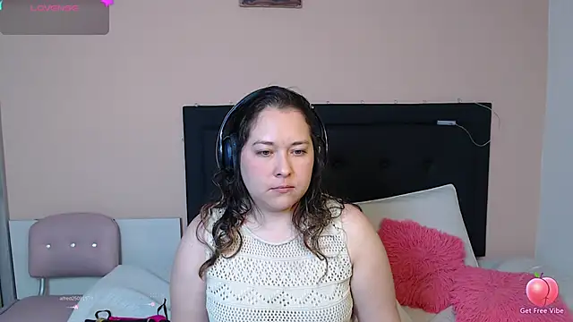 Snapshot of May_Carlier chatting on 03-17-25, 03:36 May Carlier online show from 03-17-25, 03:36