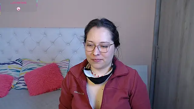 Snapshot of May_Carlier chatting on 11-27-25, 03:30 May Carlier online show from 11-27-25, 03:30