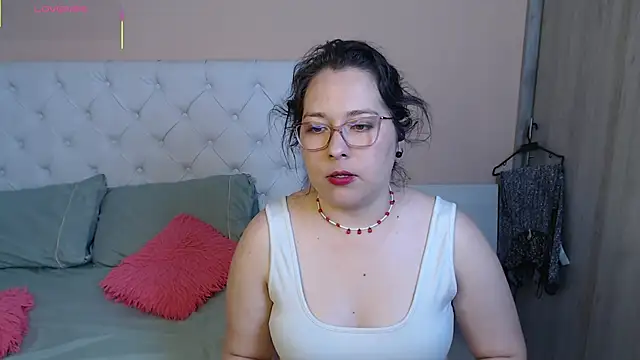 Snapshot of May_Carlier chatting on 12-02-25, 03:56 May Carlier online show from 12-02-25, 03:56