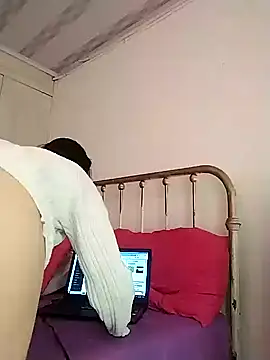 amellie ros online show from 12-15-24, 04:04