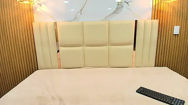 Emily Trujillo online show from 04-22-26, 07:48