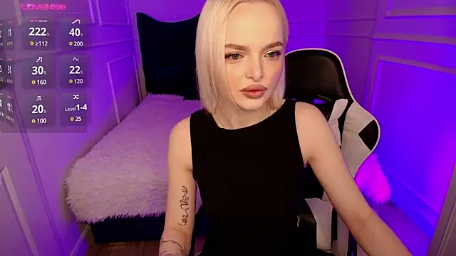 horny blondiee online show from 01-14-25, 08:20