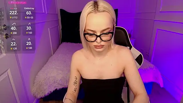 horny blondiee online show from 01-31-25, 08:32