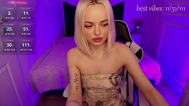 horny blondiee online show from 02-10-25, 08:20