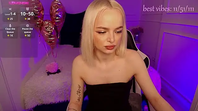 horny blondiee online show from 02-17-25, 08:30