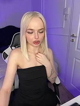 horny blondiee online show from 03-19-25, 06:34