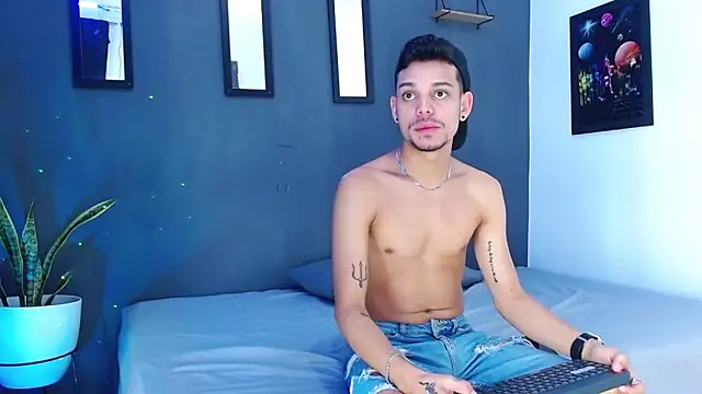 Snapshot of Friendsofeverything_ chatting on 12-04-24, 11:52 Friendsofeverything online show from 12-04-24, 11:52