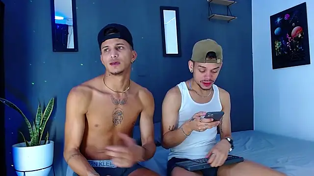 Snapshot of Friendsofeverything_ chatting on 12-07-24, 03:19 Friendsofeverything online show from 12-07-24, 03:19