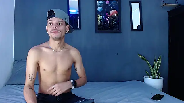 Snapshot of Friendsofeverything_ chatting on 12-10-24, 02:28 Friendsofeverything online show from 12-10-24, 02:28