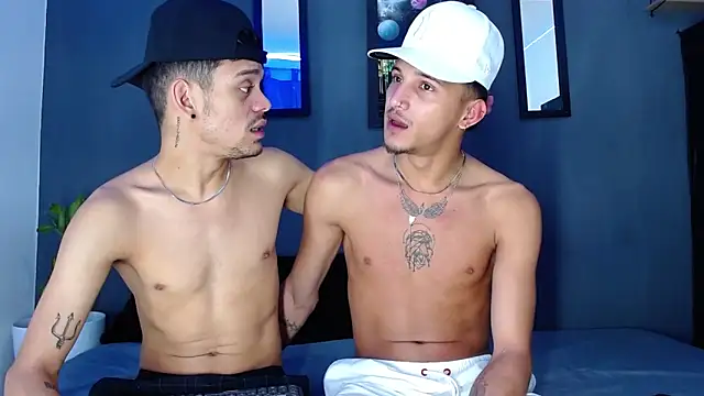 Snapshot of Friendsofeverything_ chatting on 12-13-24, 01:12 Friendsofeverything online show from 12-13-24, 01:12