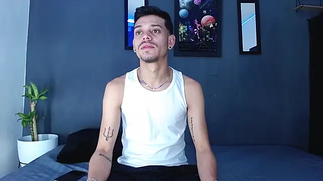 Snapshot of Friendsofeverything_ chatting on 12-14-24, 01:16 Friendsofeverything online show from 12-14-24, 01:16