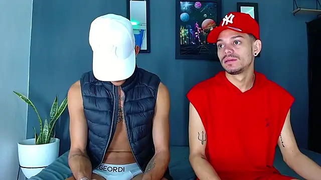 Snapshot of Friendsofeverything_ chatting on 12-18-24, 12:40 Friendsofeverything online show from 12-18-24, 12:40