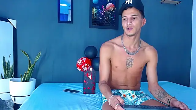 Snapshot of Friendsofeverything_ chatting on 12-27-24, 03:37 Friendsofeverything online show from 12-27-24, 03:37