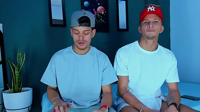 Snapshot of Friendsofeverything_ chatting on 03-02-25, 11:20 Friendsofeverything online show from 03-02-25, 11:20