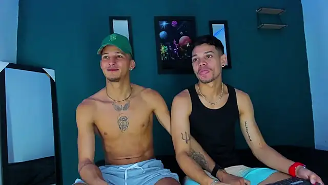 Snapshot of Friendsofeverything_ chatting on 03-10-25, 01:10 Friendsofeverything online show from 03-10-25, 01:10