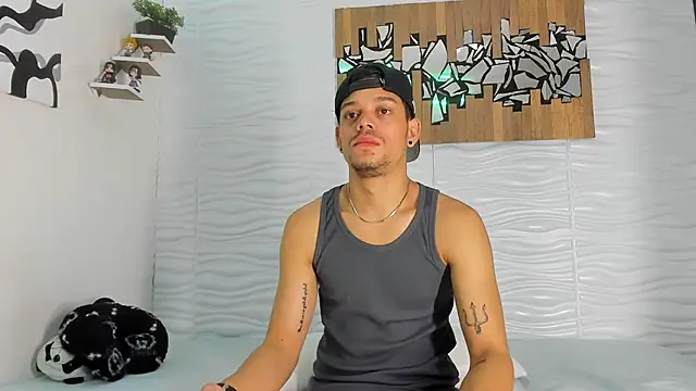 Snapshot of Friendsofeverything_ chatting on 09-11-25, 01:44 Friendsofeverything online show from 09-11-25, 01:44