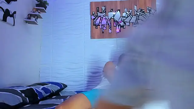 Snapshot of Friendsofeverything_ chatting on 09-17-25, 01:57 Friendsofeverything online show from 09-17-25, 01:57