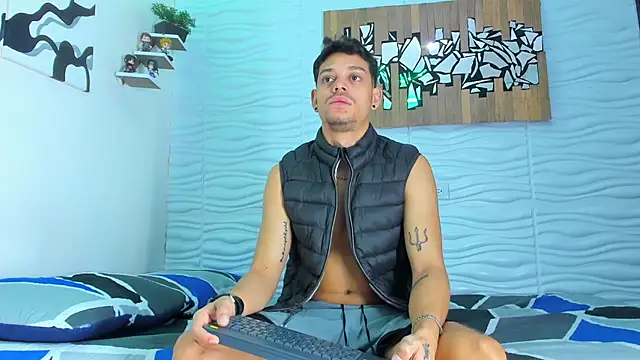 Snapshot of Friendsofeverything_ chatting on 09-19-25, 01:45 Friendsofeverything online show from 09-19-25, 01:45