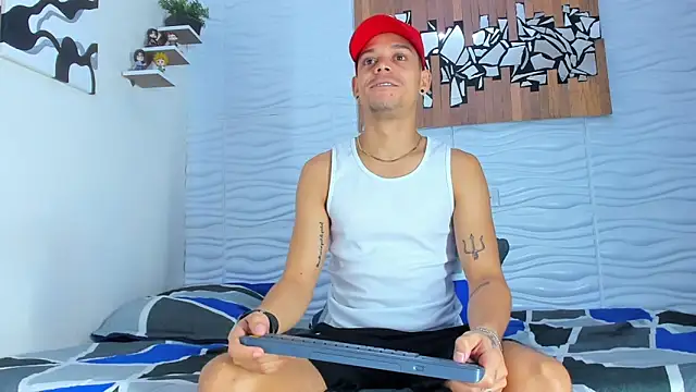 Snapshot of Friendsofeverything_ chatting on 09-22-25, 02:30 Friendsofeverything online show from 09-22-25, 02:30