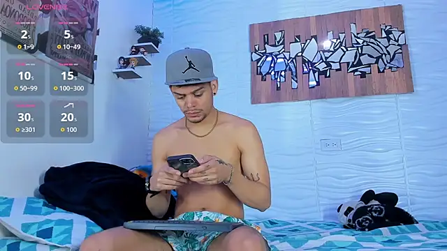 Snapshot of Friendsofeverything_ chatting on 10-09-25, 12:58 Friendsofeverything online show from 10-09-25, 12:58