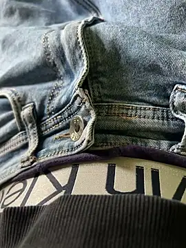 Snapshot of Privateseducer chatting on 12-30-24, 07:04 Privateseducer online show from 12-30-24, 07:04