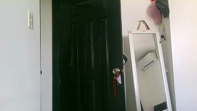 Anne kis online show from 11-10-25, 05:01