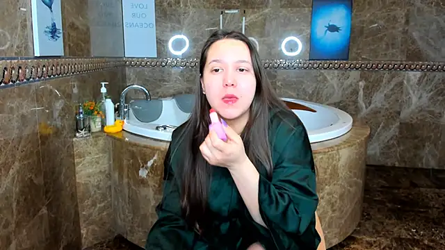 Snapshot of Mira_Karter chatting on 03-05-25, 02:46 Mira Karter online show from 03-05-25, 02:46