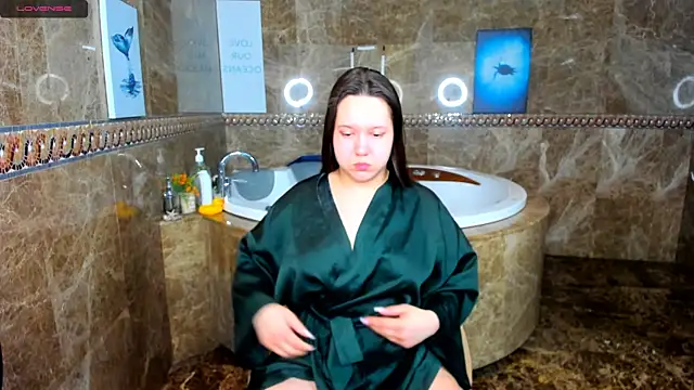 Snapshot of Mira_Karter chatting on 03-16-25, 01:49 Mira Karter online show from 03-16-25, 01:49