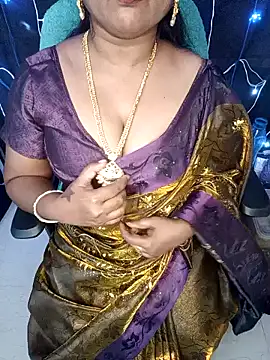 Snapshot of honey-sexy chatting on 12-24-24, 06:55 honey-sexy online show from 12-24-24, 06:55