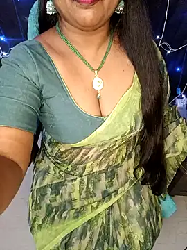 Snapshot of honey-sexy chatting on 01-11-25, 10:40 honey-sexy online show from 01-11-25, 10:40