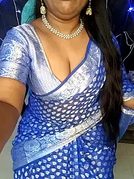 Snapshot of honey-sexy chatting on 01-12-25, 10:23 honey-sexy online show from 01-12-25, 10:23